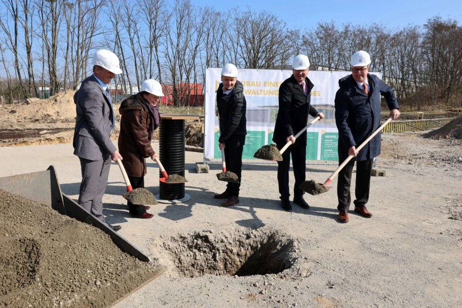 Grundsteinlegung23032026 02-900x600.
